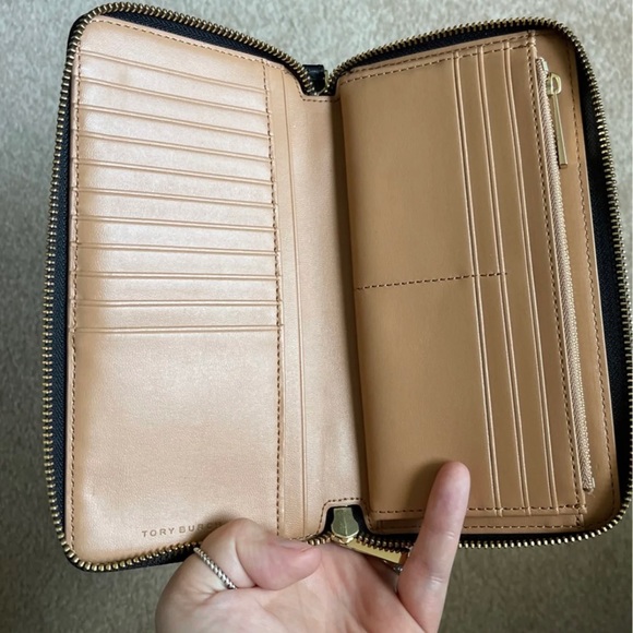 Tory Burch continental wallet - Picture 4 of 7